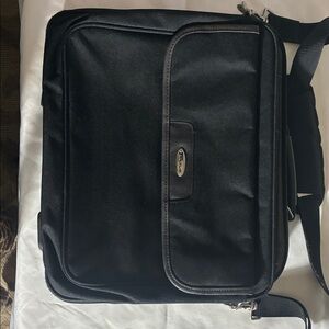 Targus laptop, messenger bag size 15.6.